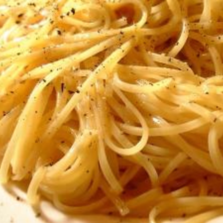 バターと胡椒のみ バターペッパーパスタ